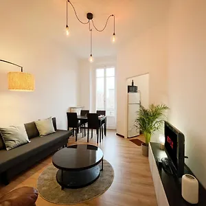 https://20-min-duomo-design-apartment.it-lombardy.com